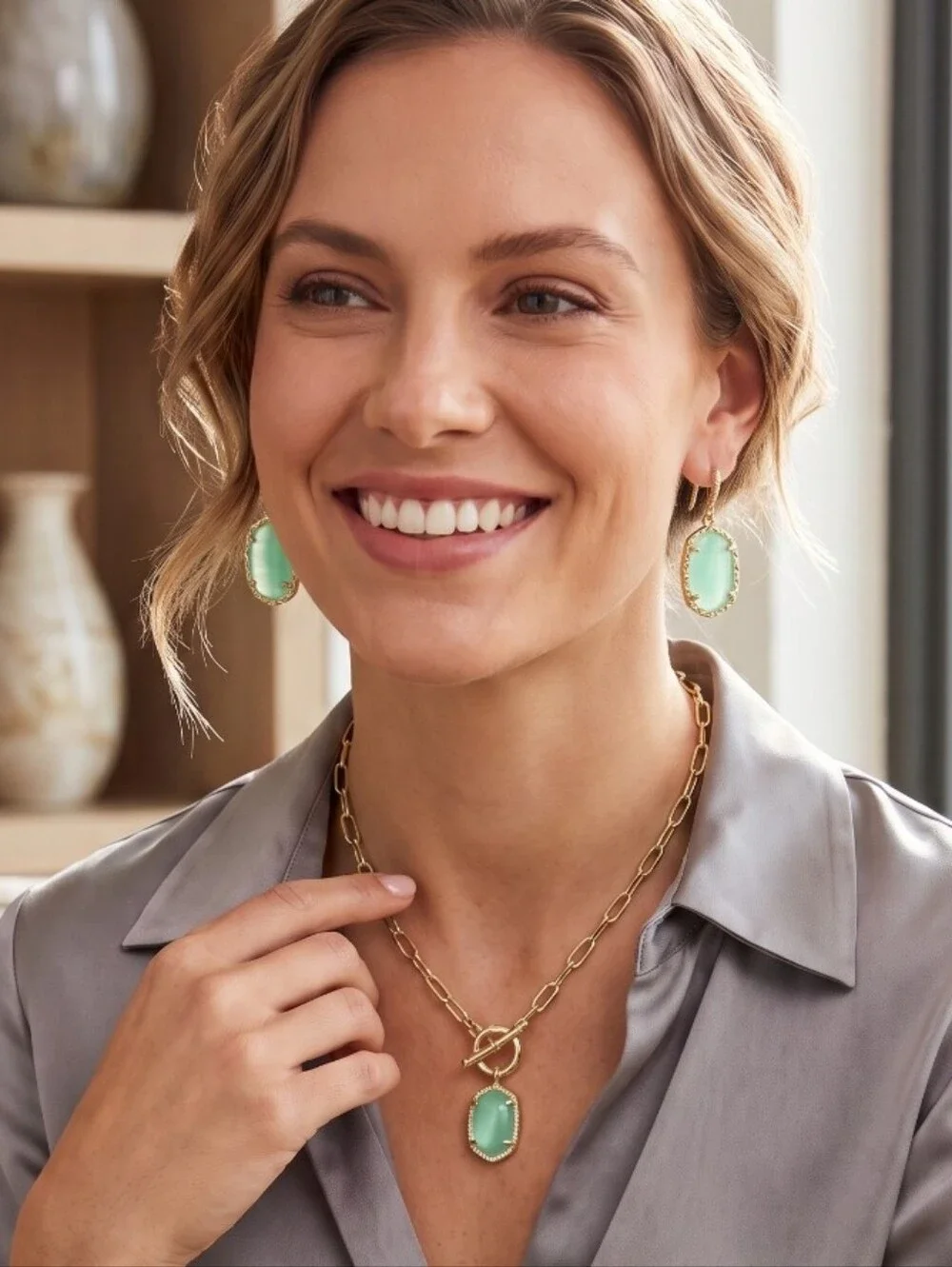 Daphne Gold Link and Chain Necklace And Earrings in Light Green Mother-of-Pearl